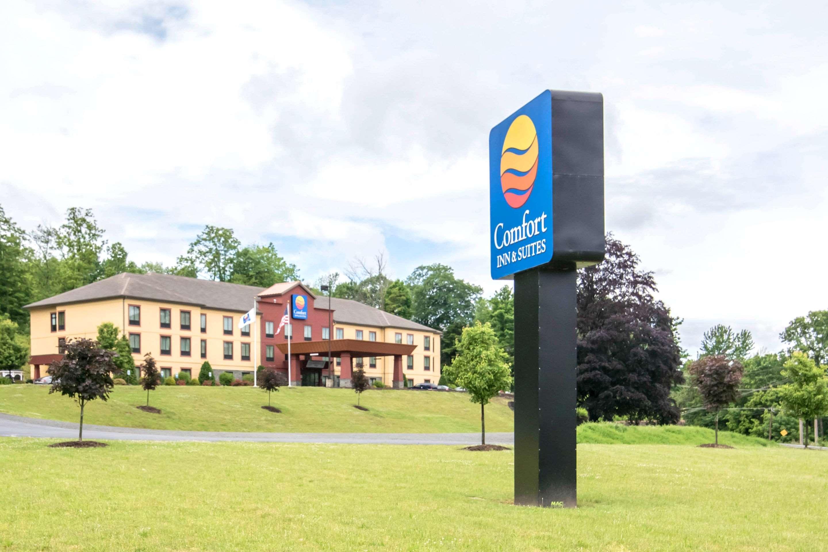 Comfort Inn & Suites Tunkhannock Exterior photo