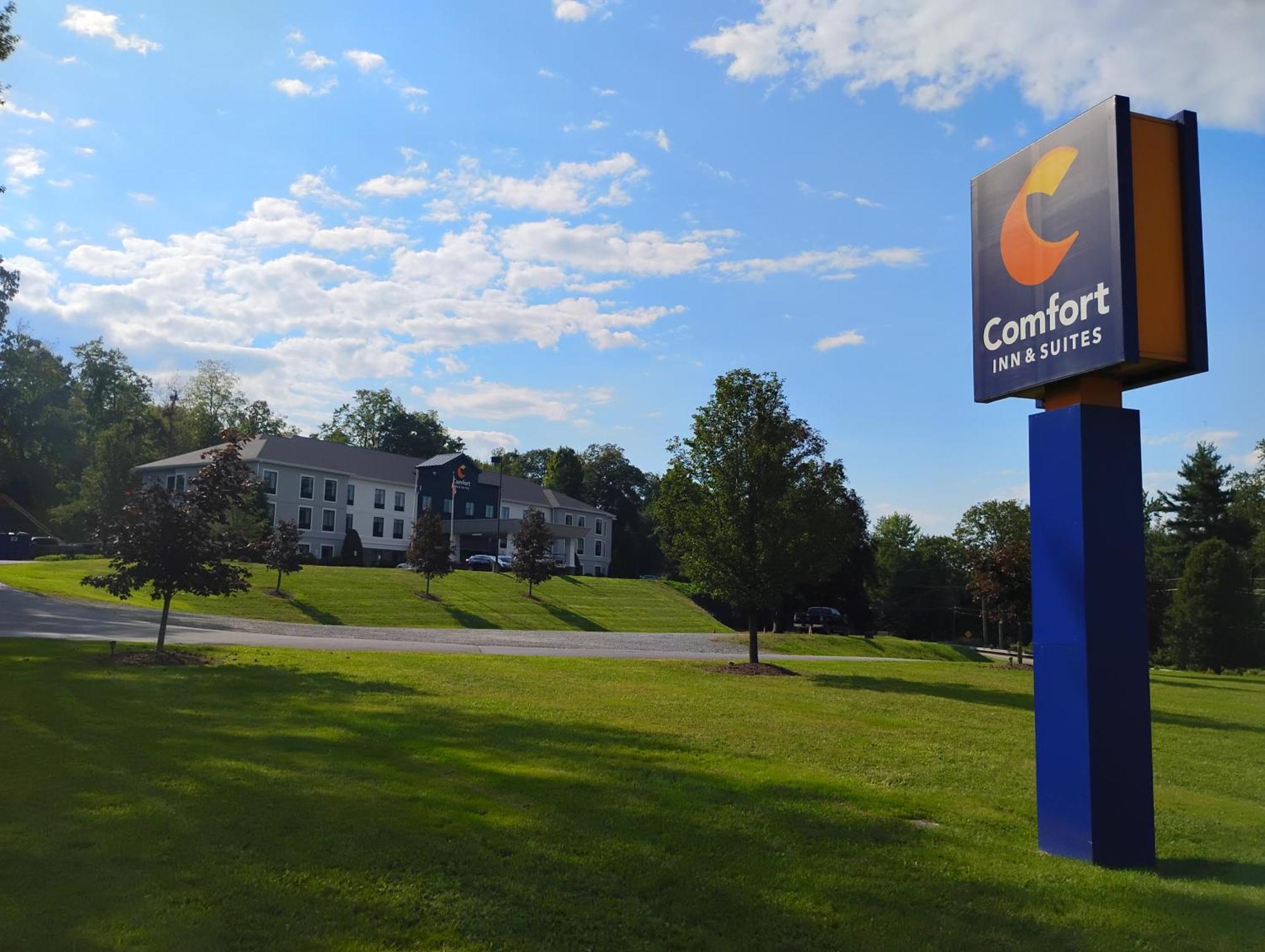 Comfort Inn & Suites Tunkhannock Exterior photo